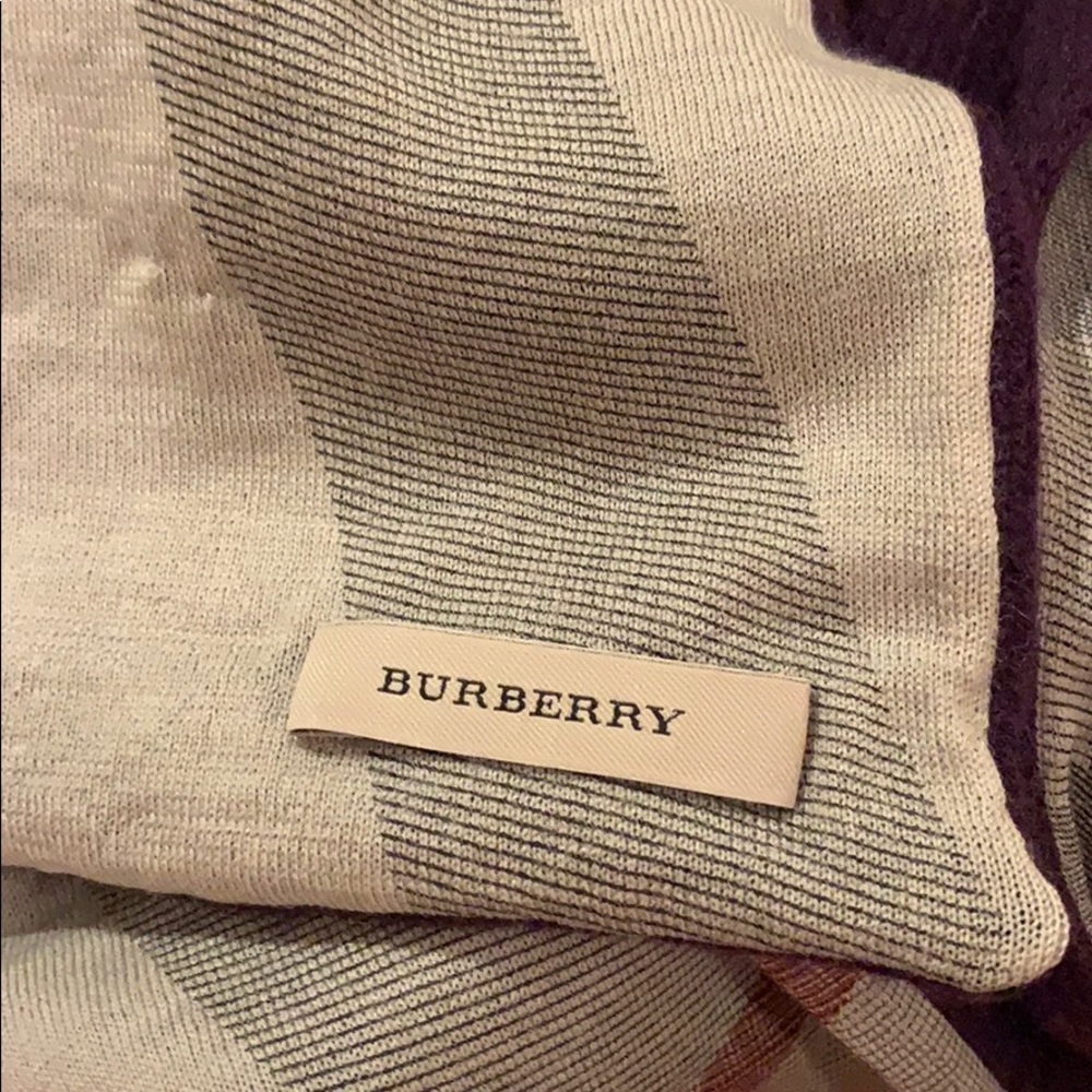 Burberry scarf - Picture 2 of 2